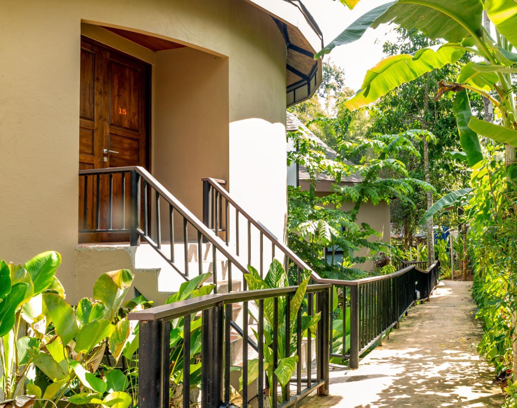 Rock And Tree House Resort Khao Sok National Park Exteriör bild