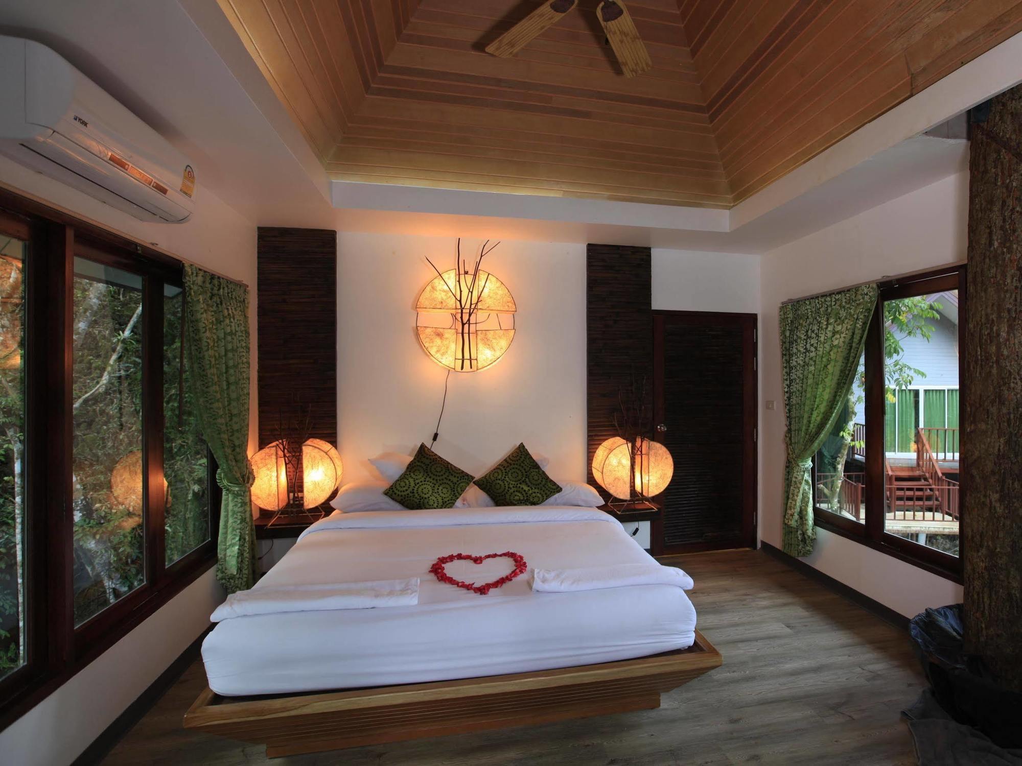 Rock And Tree House Resort Khao Sok National Park Exteriör bild